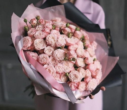 Букет из розовых роз «Леди Бомбастик»