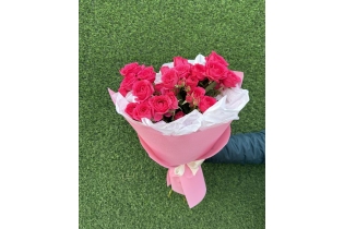 Букет из розовых роз «Невесомость»