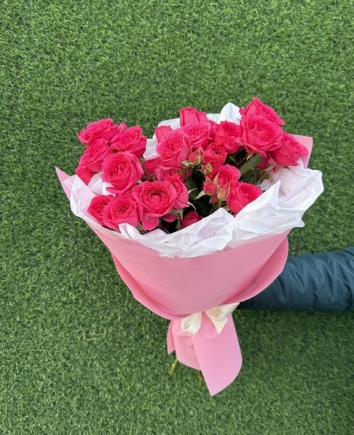 Букет из розовых роз «Невесомость»