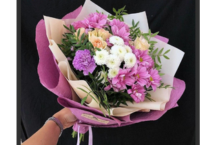 Миксбукет с розами и хризантемами «Фламенко»