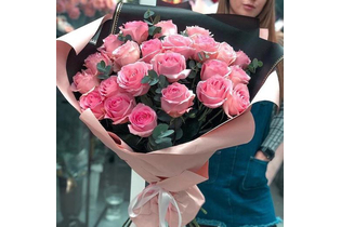 БУКЕТ ИЗ РОЗОВЫХ РОЗ «РОЗОВЫЙ БРИЗ»