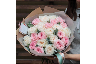 БУКЕТ ИЗ БЕЛЫХ И РОЗОВЫХ РОЗ «АФИНЫ»