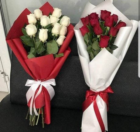 Букет с белыми или красными розами «Императрица»