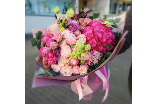 МИКСБУКЕТ С РОЗАМИ И ГОРТЕНЗИЕЙ «СЕДЬМОЕ НЕБО»