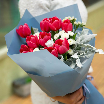 Миксбукет с тюльпанами и хризантемами «Счастье»
