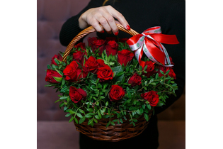 Корзина с розами 